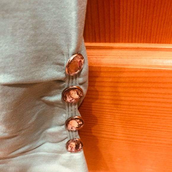 Active wear top and bottom - Picture 5 of 6